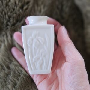 PRICE DROP! Lenox Ceramic Vase